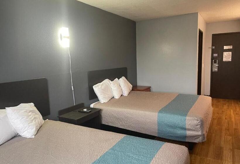 هتل Troy Inn And Suites
