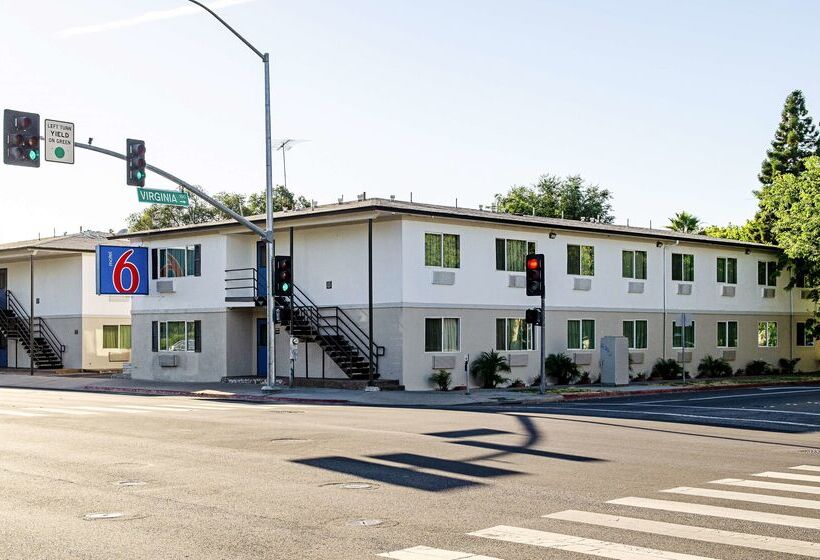 Motel 6modesto, Ca  Downtown