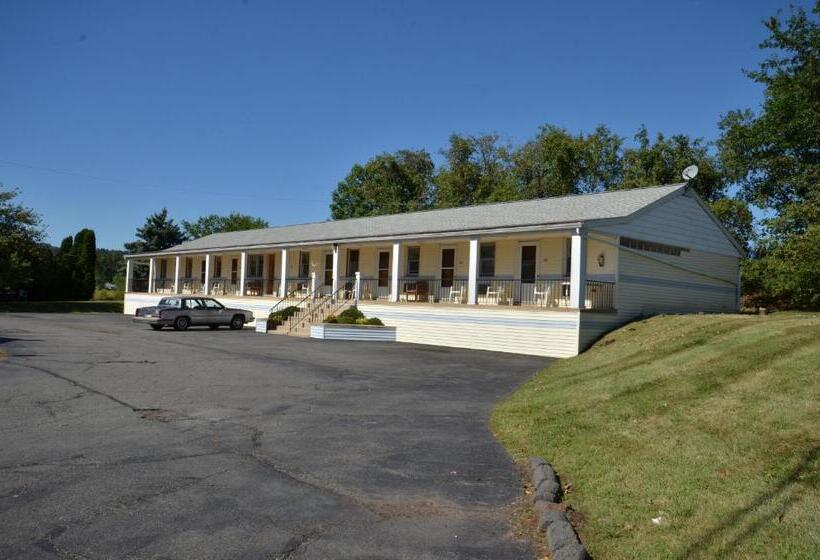Мотель Budget Host Inn