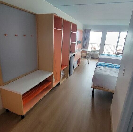 モーテル Golden Sands Oceanfront