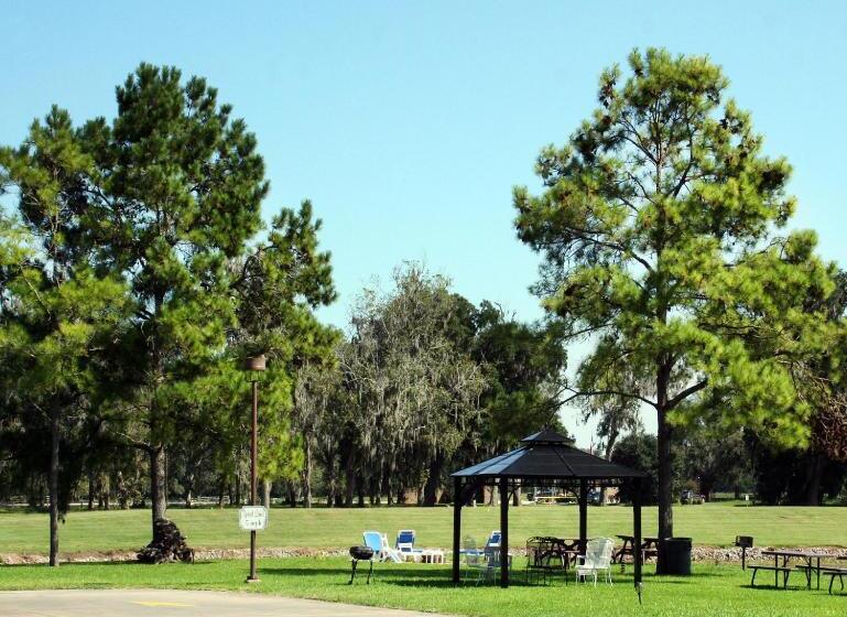 استراحتگاه Columbia Lakes Hotel & Conference Center