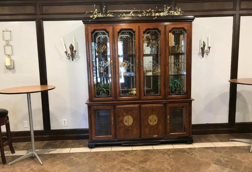 استراحتگاه Columbia Lakes Hotel & Conference Center