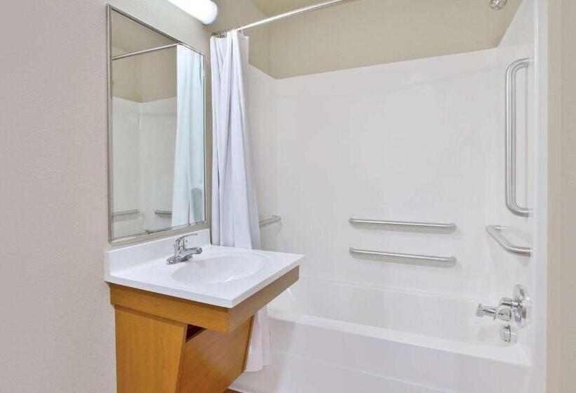 Woodspring Suites Odessa