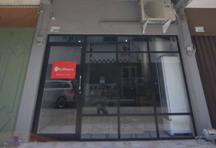 هتل Reddoorz Hostel Syariah @ Peunayong Banda Aceh