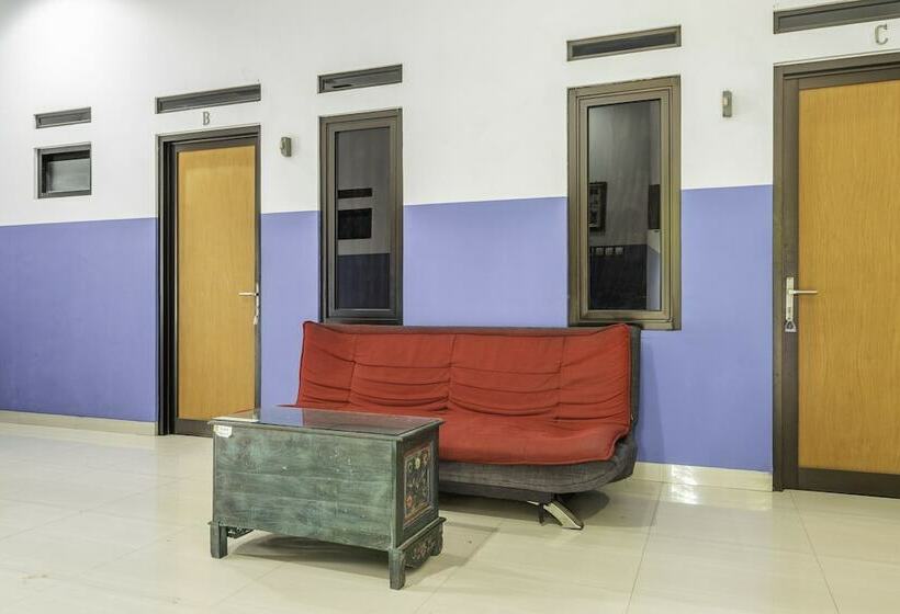هتل Zleepy Sasana Budaya By Oyo Rooms