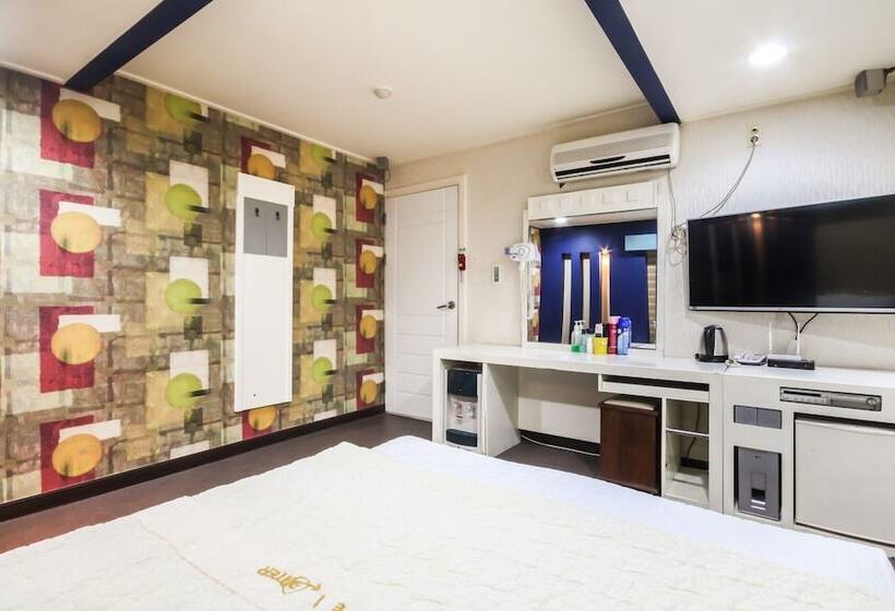 فندق على الطريق Geochang Enter