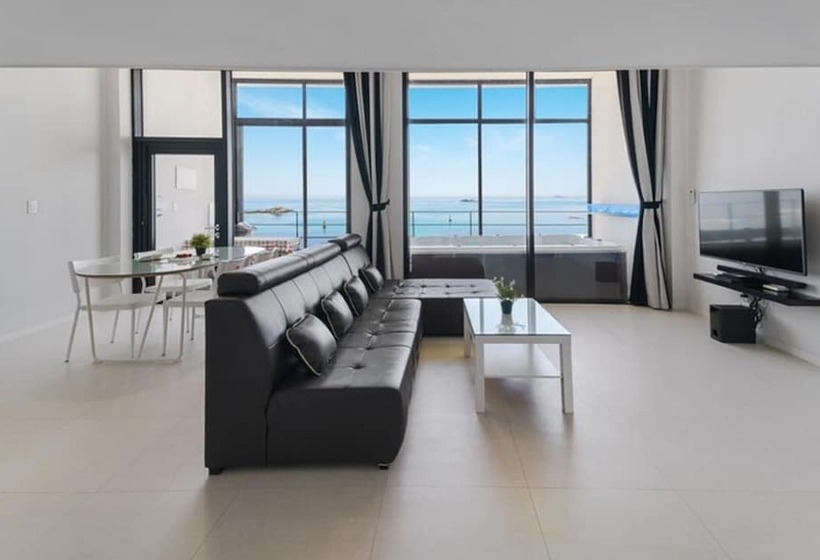 פנסיון Goseong Croton Pool Villa