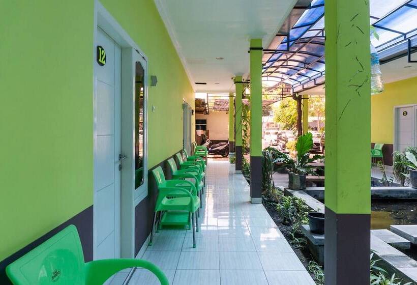 هتل Reddoorz @ Mt Haryono Street Waingapu