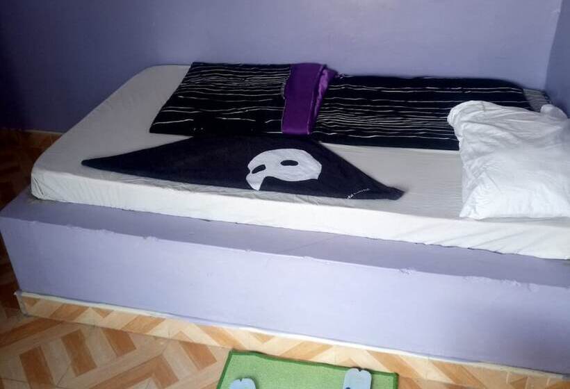 پانسیون Moonlight Bar & Lodging
