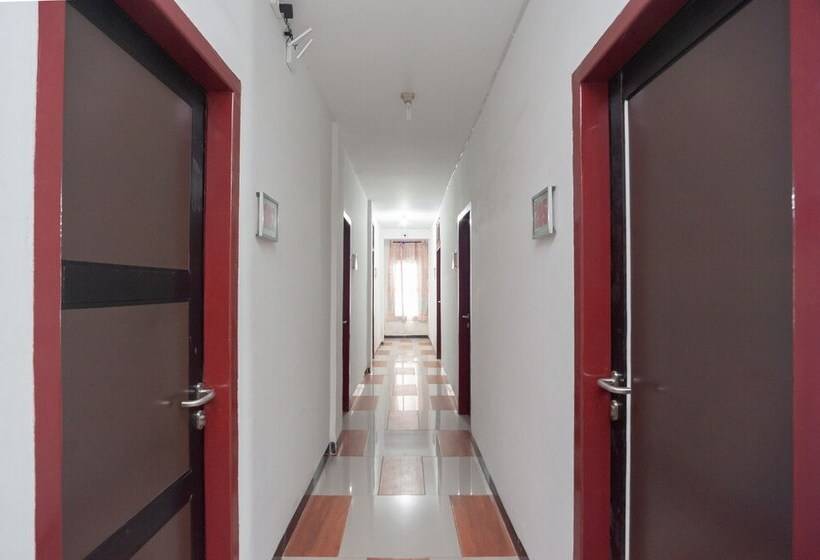 پانسیون Reddoorz Near Jembatan Makalam Jambi