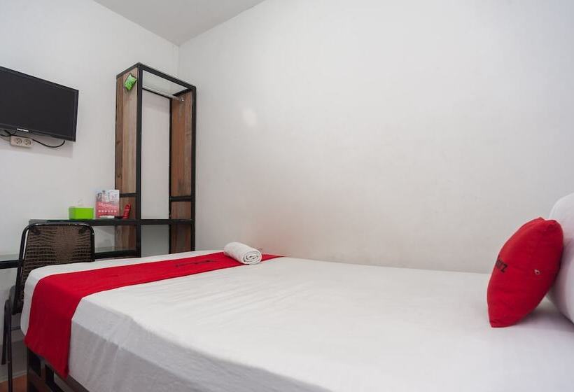 پانسیون Reddoorz Near Jembatan Makalam Jambi