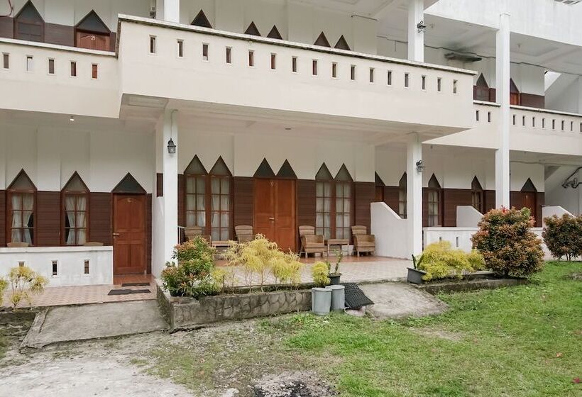 بنسيون Reddoorz Plus @ Jalan Tugu Silalahi Tongging