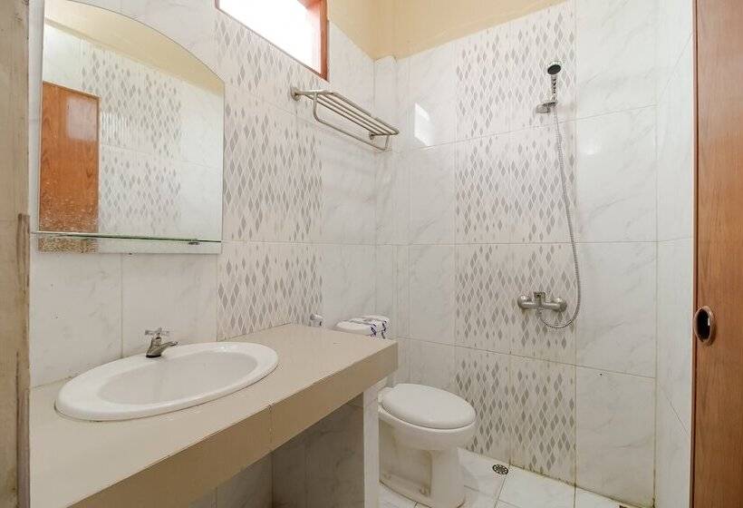 بنسيون Reddoorz Plus @ Jalan Tugu Silalahi Tongging