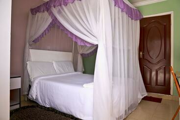 پانسیون Twinspot Guest House