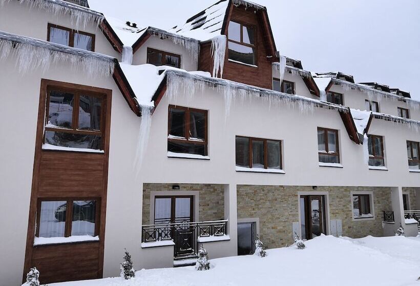 Sky Cabin Apartments