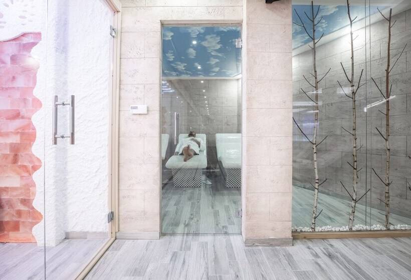 Sky Cabin Apartments