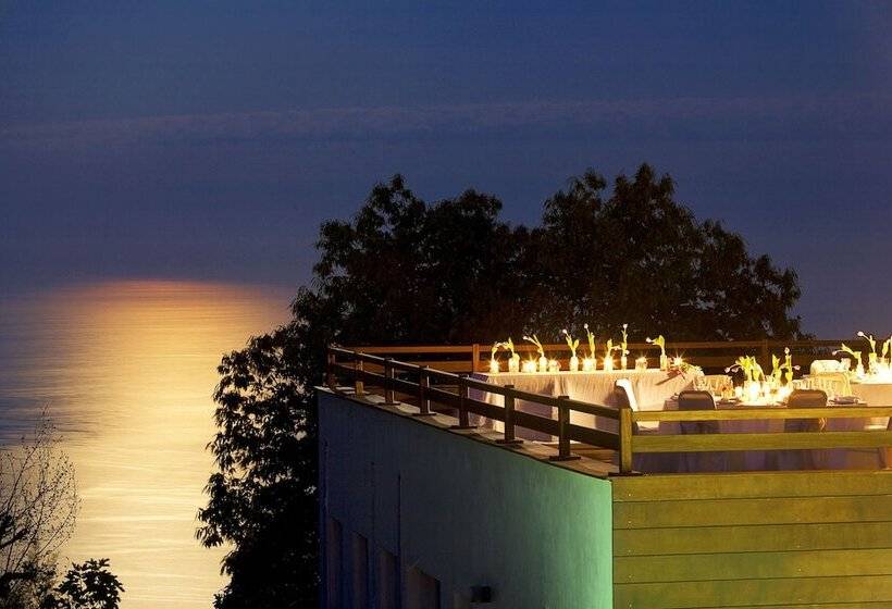 هتل 12 Months Resort & Spa