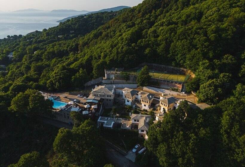 هتل 12 Months Resort & Spa