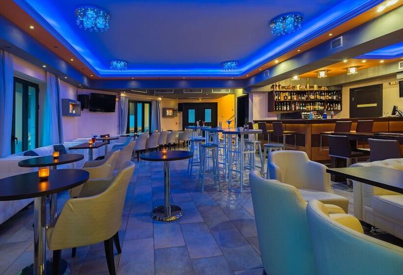 فندق Ai Yannis Suites And Apartments