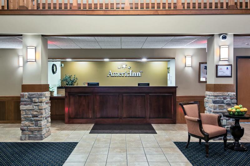 هتل Amerivu Inn And Suites  Waconia