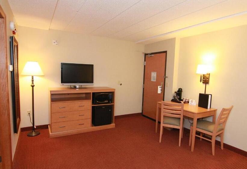 هتل Amerivu Inn And Suites  Waconia