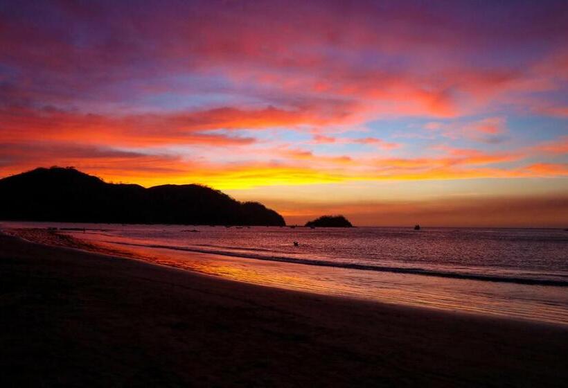 هتل Coco Beach
