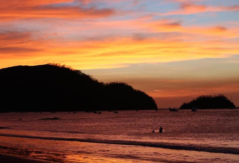 هتل Coco Beach