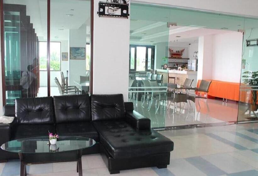 هتل Grand Hill Residence