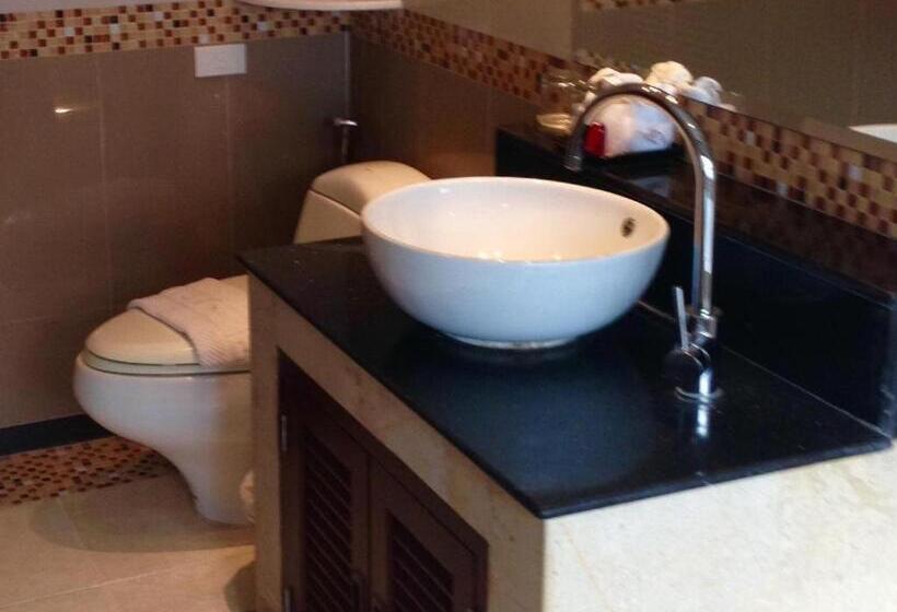 هتل Grand Hill Residence