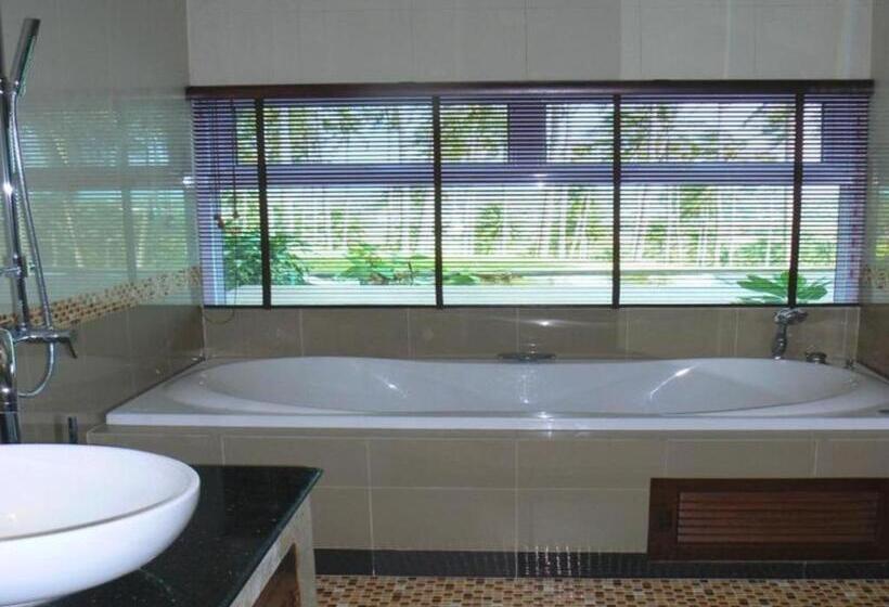 هتل Grand Hill Residence
