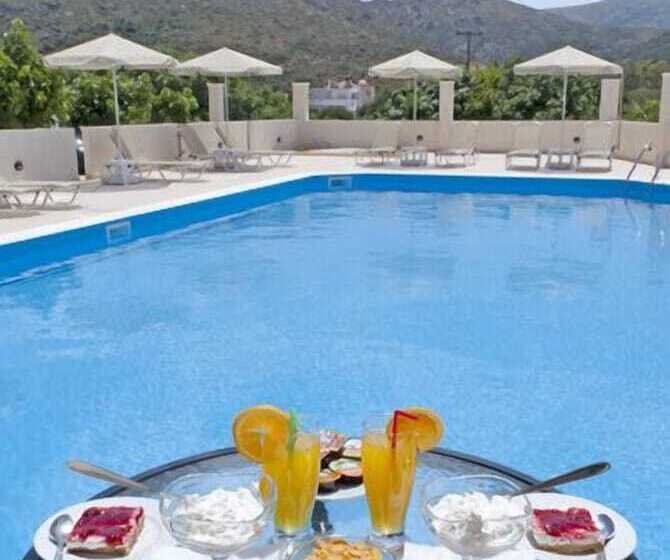 هتل Hiona Holiday