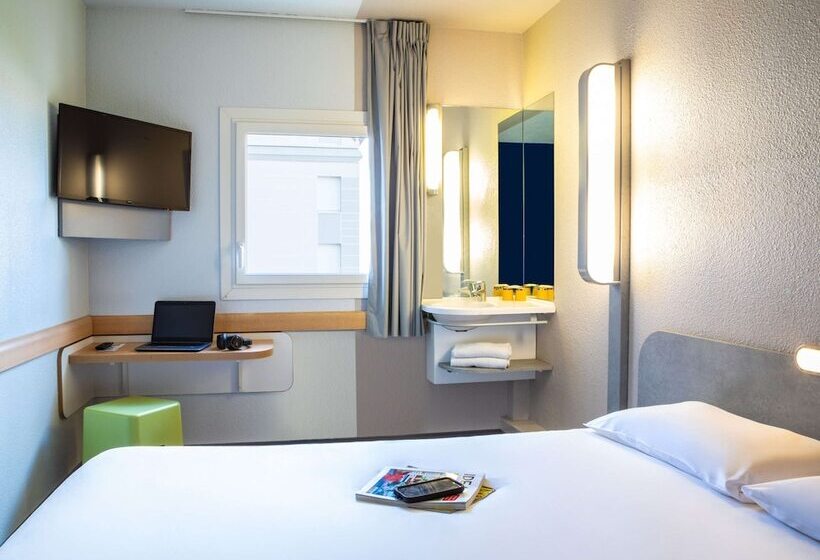 هتل Ibis Budget Paris Porte De Montmartre