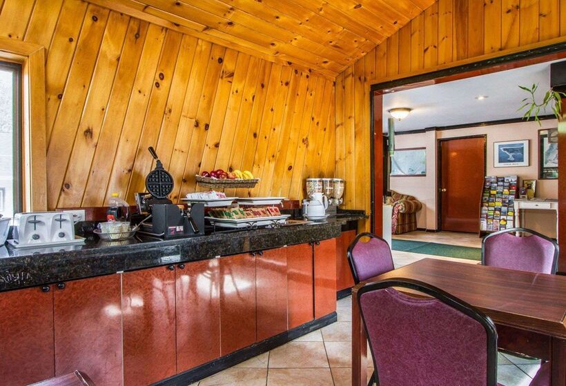 هتل Rodeway Inn & Suites Brunswick Near Hwy 1