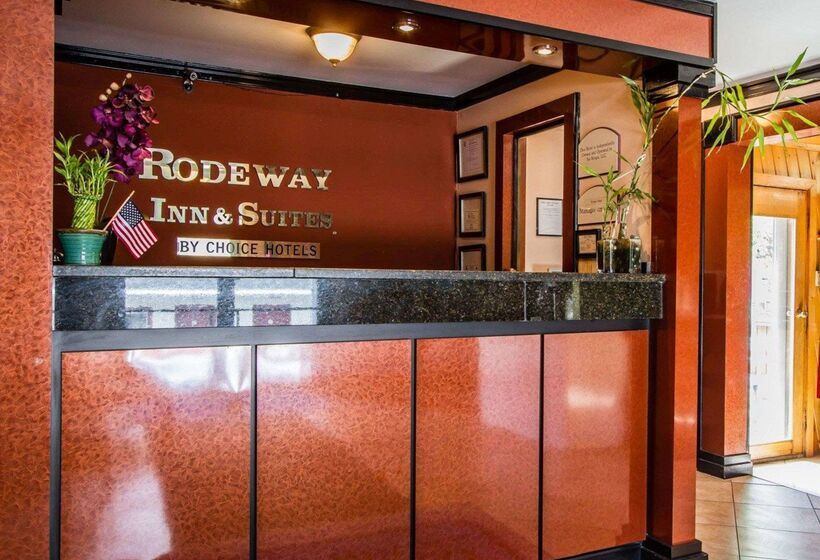 هتل Rodeway Inn & Suites Brunswick Near Hwy 1