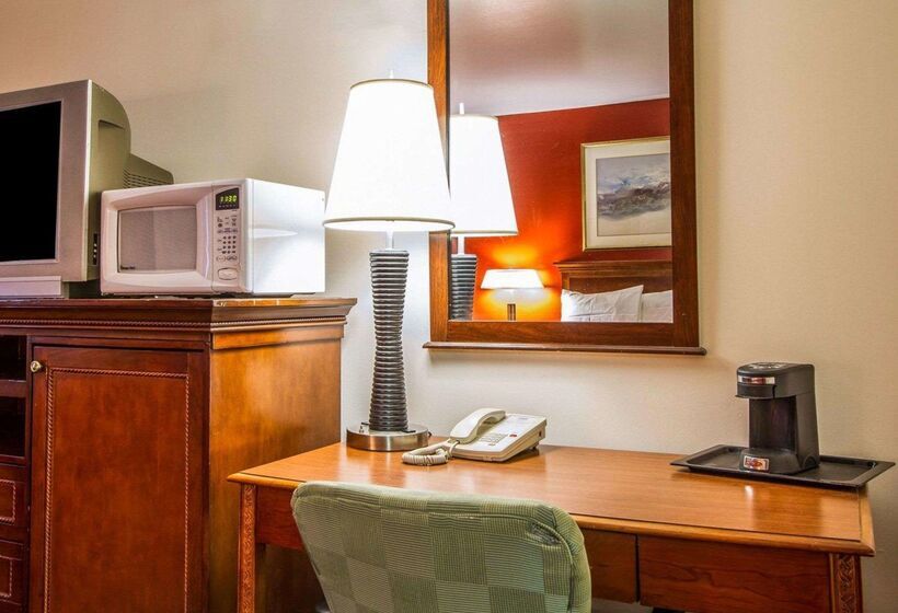 هتل Rodeway Inn & Suites Brunswick Near Hwy 1
