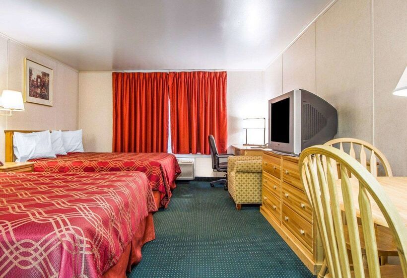 هتل Rodeway Inn & Suites Brunswick Near Hwy 1