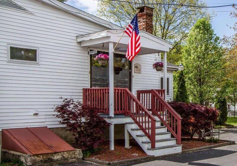 هتل Rodeway Inn & Suites Brunswick Near Hwy 1