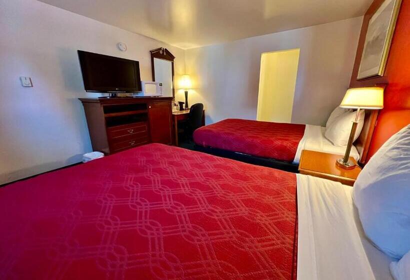 هتل Rodeway Inn & Suites Brunswick Near Hwy 1