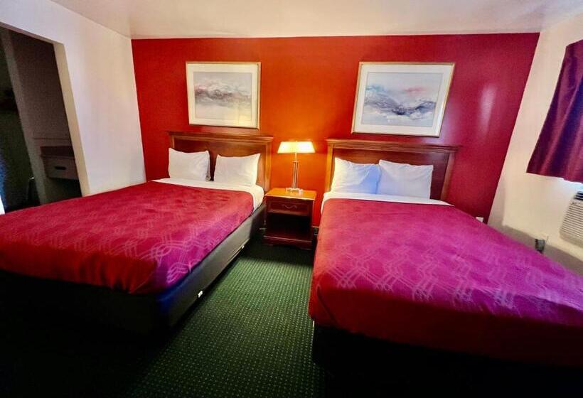 هتل Rodeway Inn & Suites Brunswick Near Hwy 1