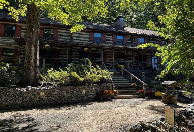 Отель Sugar Tree Inn