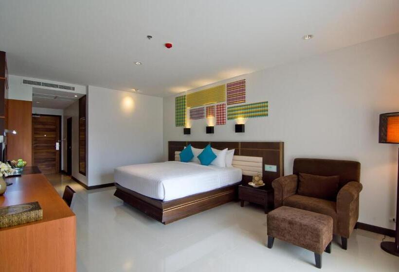 هتل Welcome World Beachfront Resort