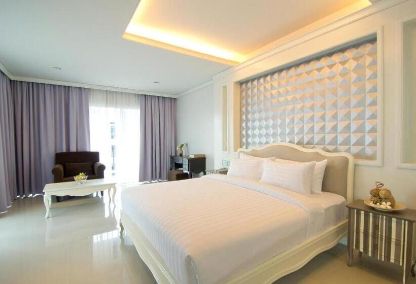 هتل Welcome World Beachfront Resort