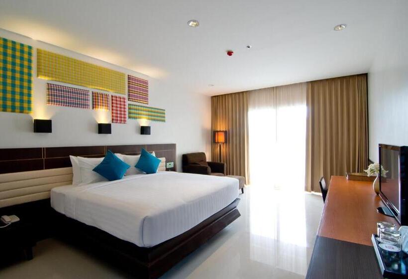 هتل Welcome World Beachfront Resort