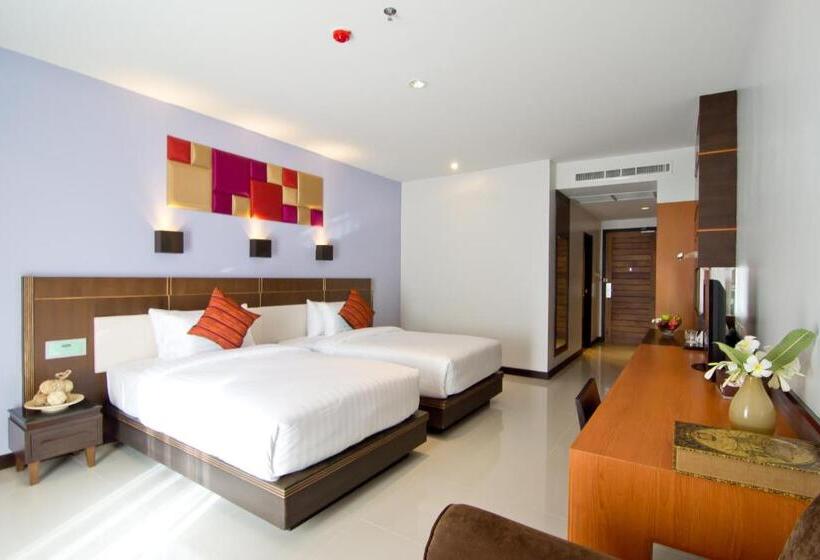 هتل Welcome World Beachfront Resort