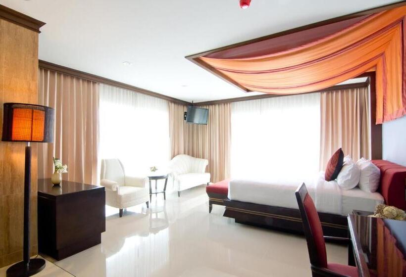 هتل Welcome World Beachfront Resort