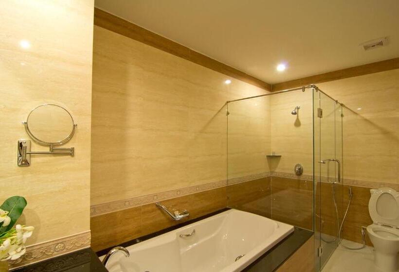 هتل Welcome World Beachfront Resort