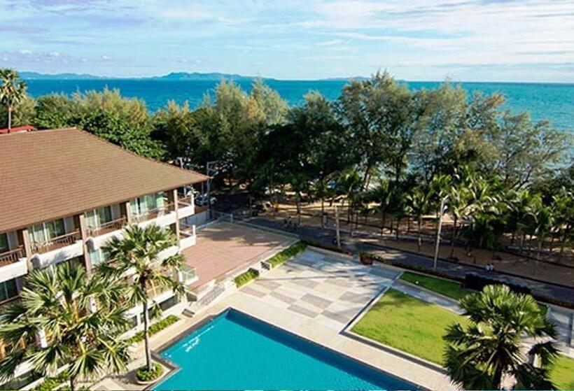 هتل Welcome World Beachfront Resort