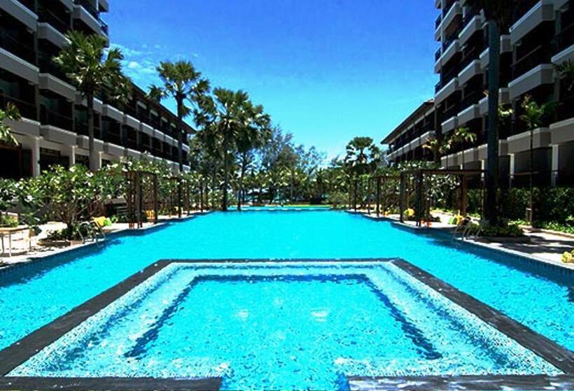 هتل Welcome World Beachfront Resort
