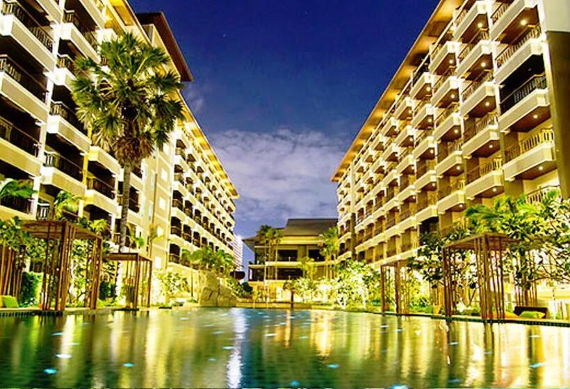 هتل Welcome World Beachfront Resort