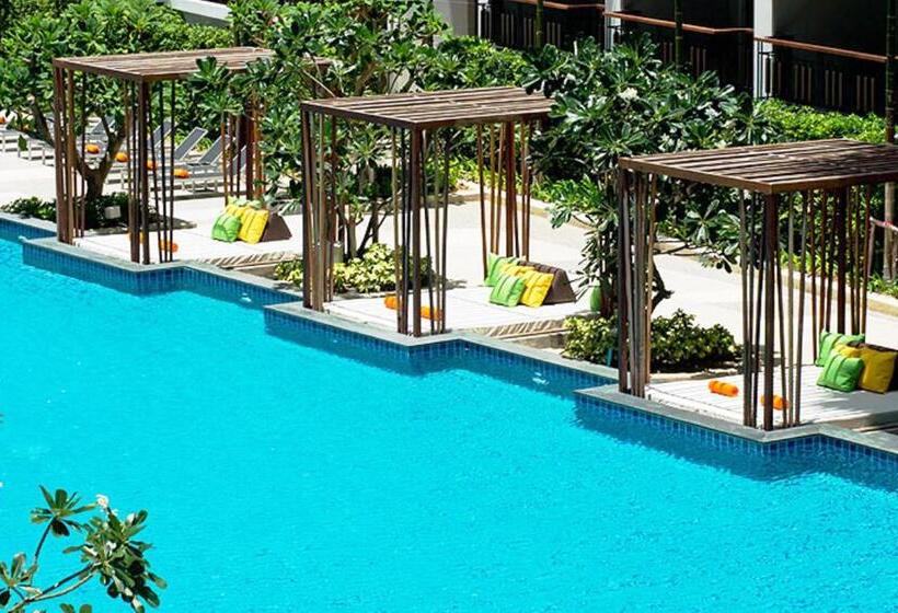 هتل Welcome World Beachfront Resort